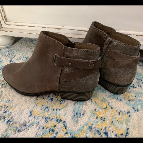 clarks addiy holly bootie